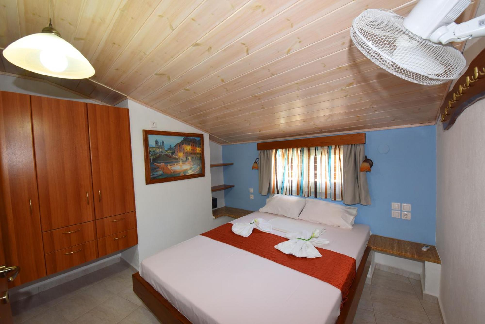 Haus Niko Apartments And Suites Неа-Потідея Номер фото