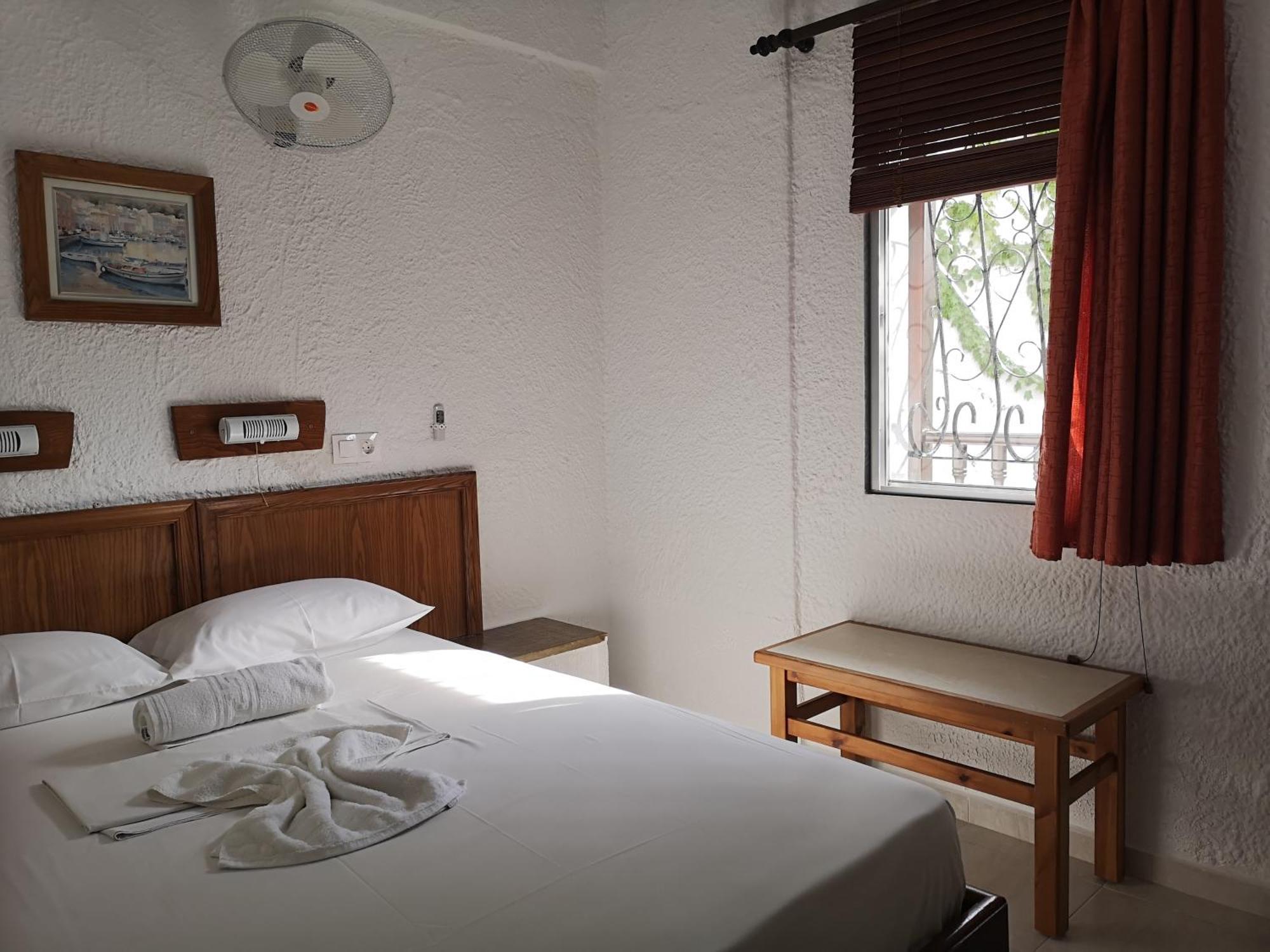 Haus Niko Apartments And Suites Неа-Потідея Номер фото