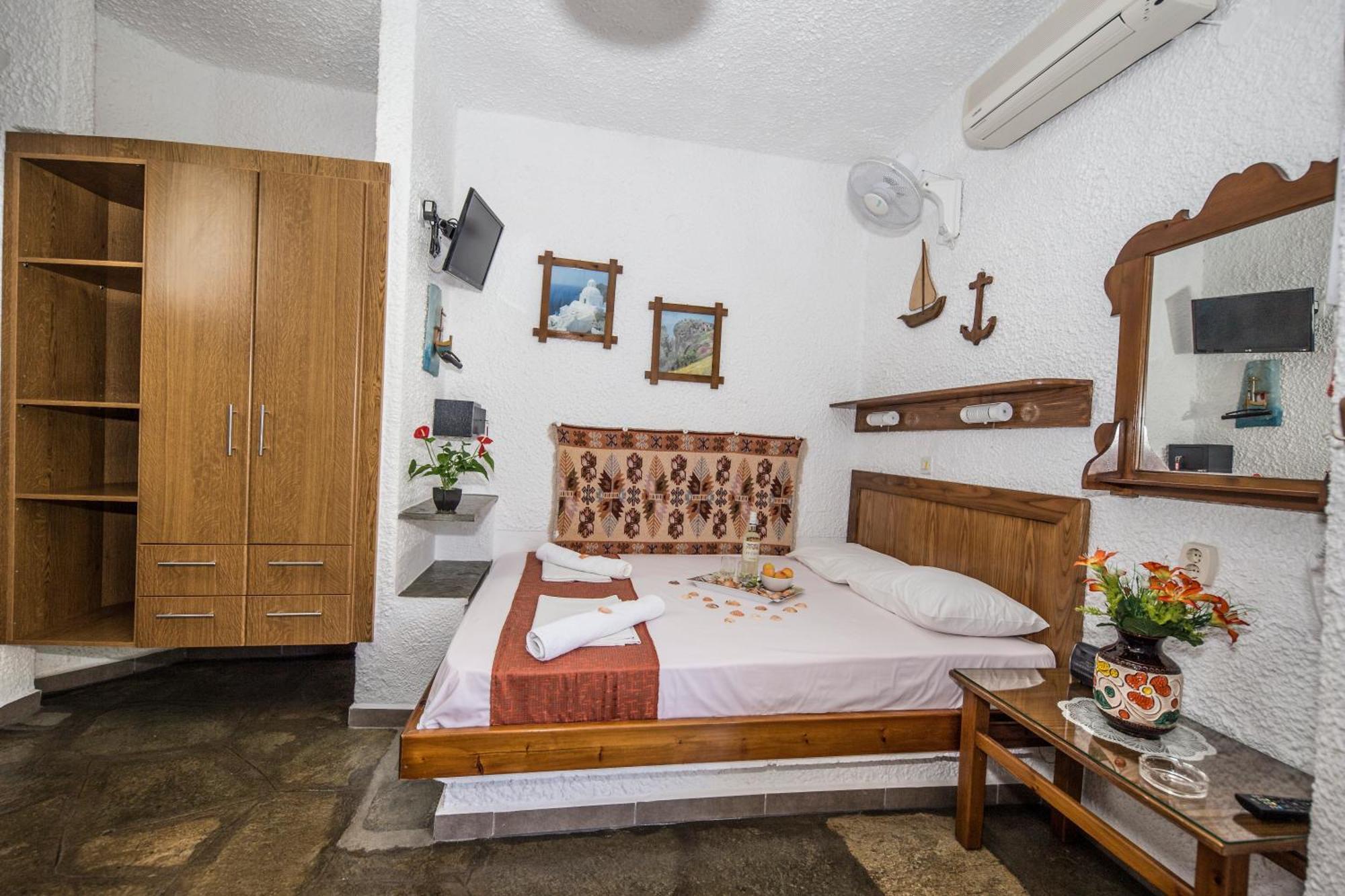 Haus Niko Apartments And Suites Неа-Потідея Номер фото