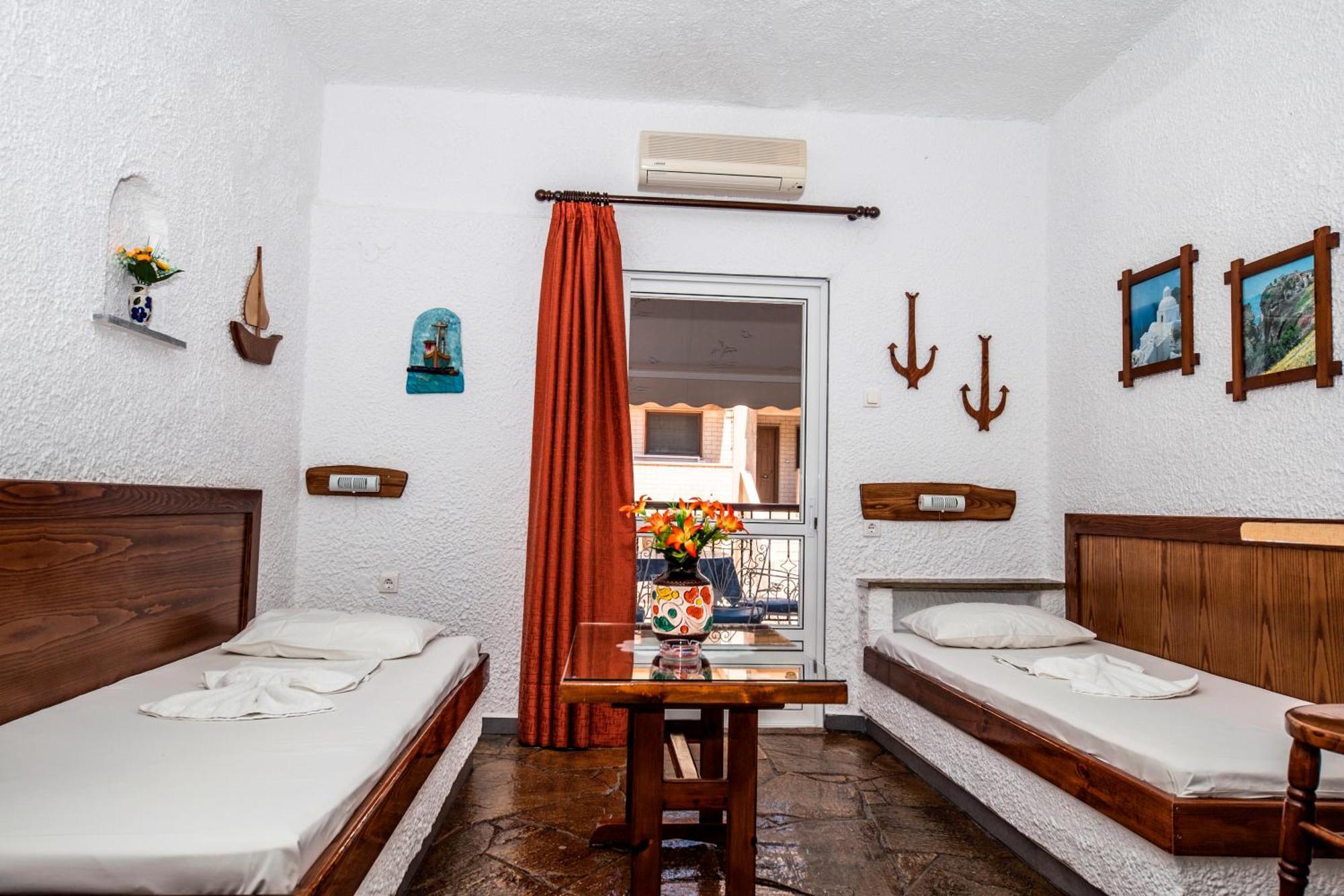 Haus Niko Apartments And Suites Неа-Потідея Номер фото